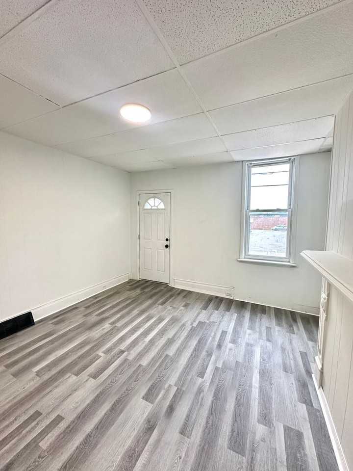 245 Ella St - Photo 4 of 10