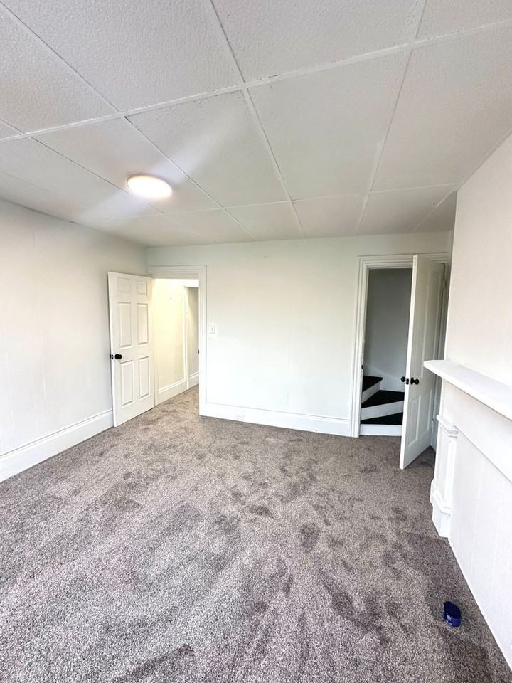 245 Ella St - Photo 6 of 10