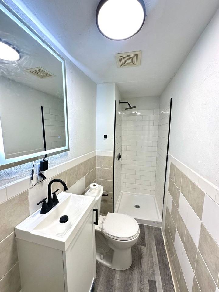 245 Ella St - Photo 7 of 10