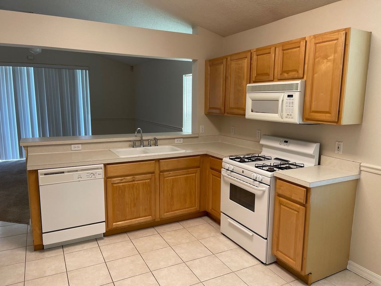 12464 Castlemain Trl - Photo 6 of 48