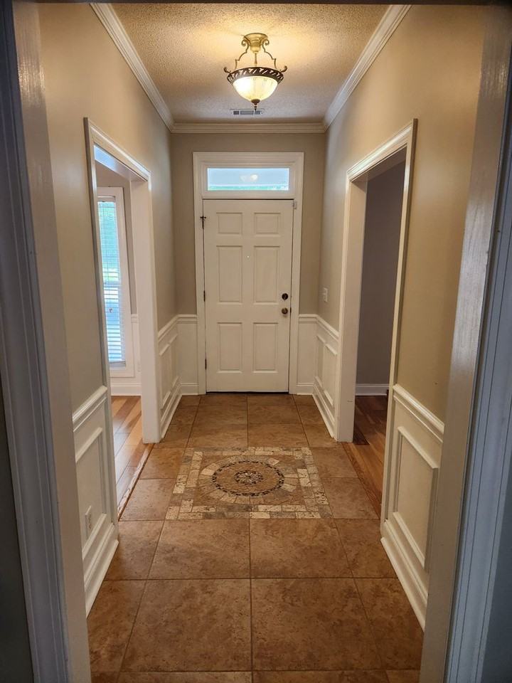 205 N Hamptons Pl - Photo 3 of 22