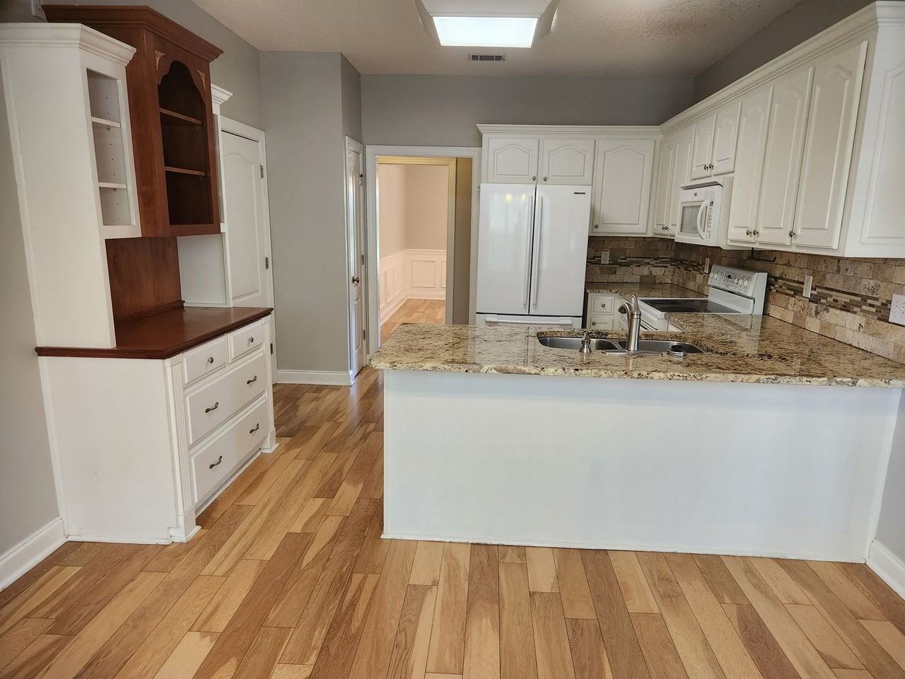 205 N Hamptons Pl - Photo 7 of 22