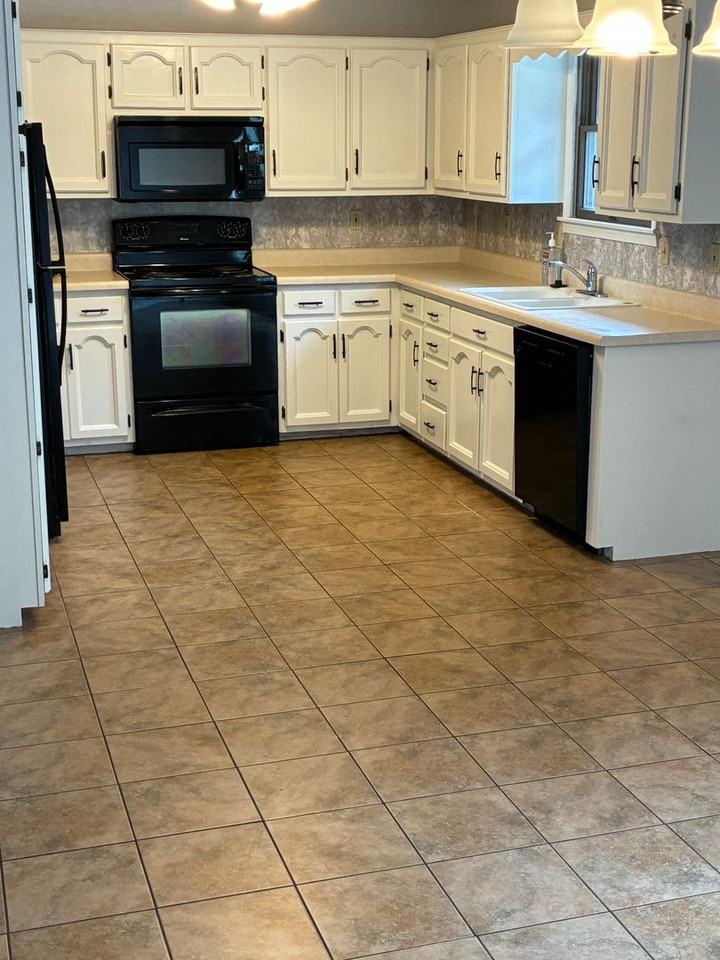 1823 Cedar Ridge Rd - Photo 3 of 19