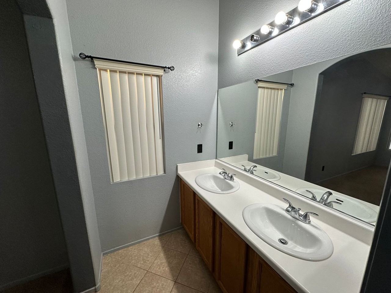 2562 Land Rush Dr - Photo 7 of 38