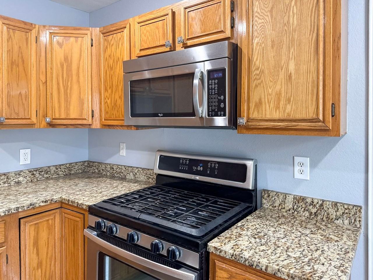 5214 Lane St - Photo 7 of 21