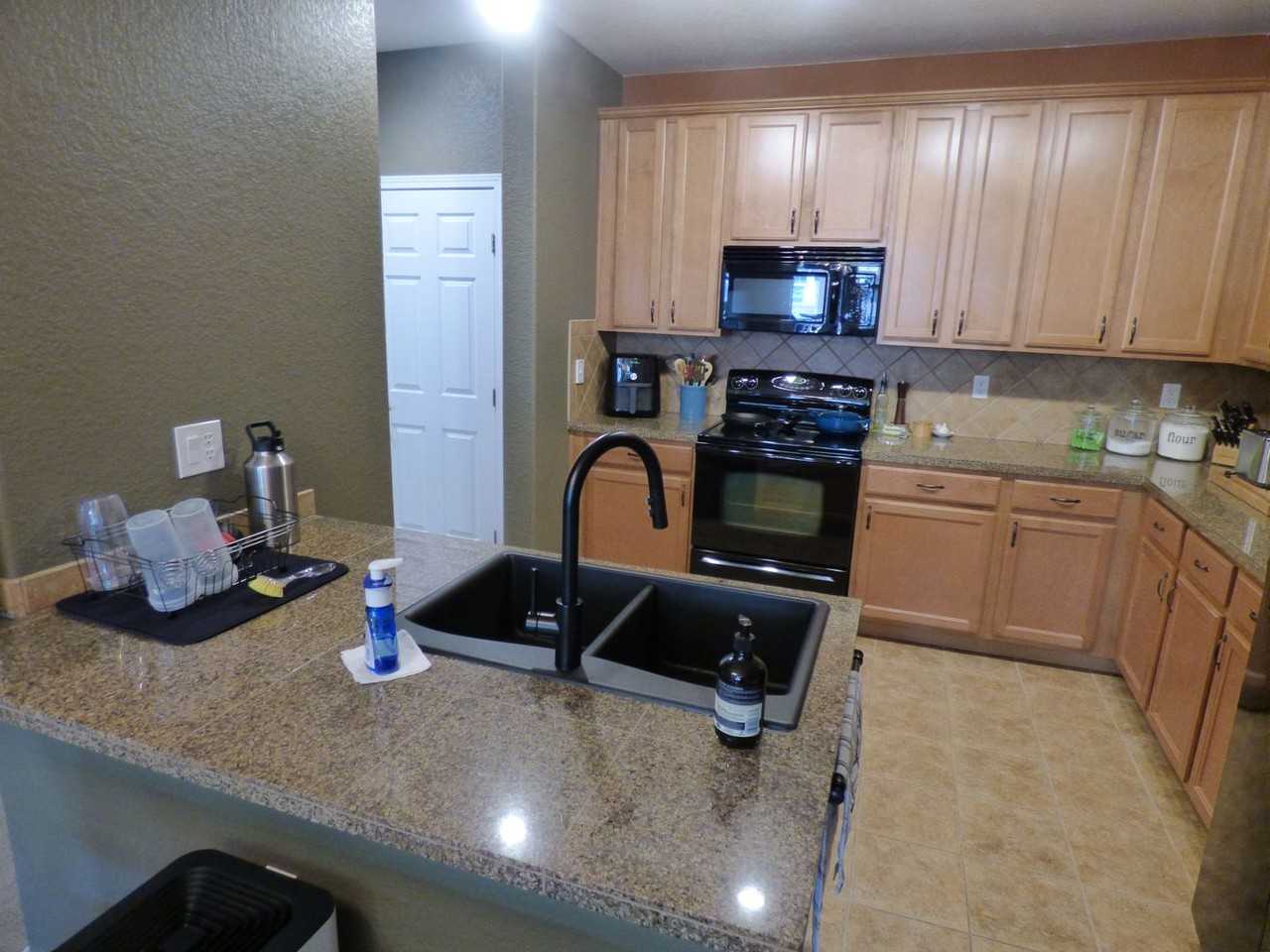 15470 Canyon Rim Dr #308 - Photo 4 of 33