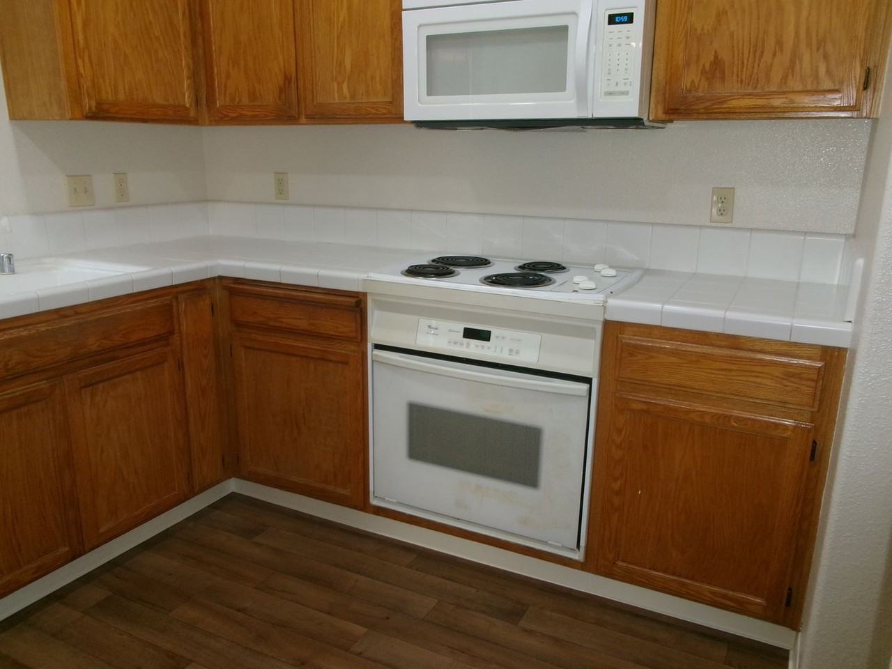 218 Idlewild Dr - Photo 5 of 17