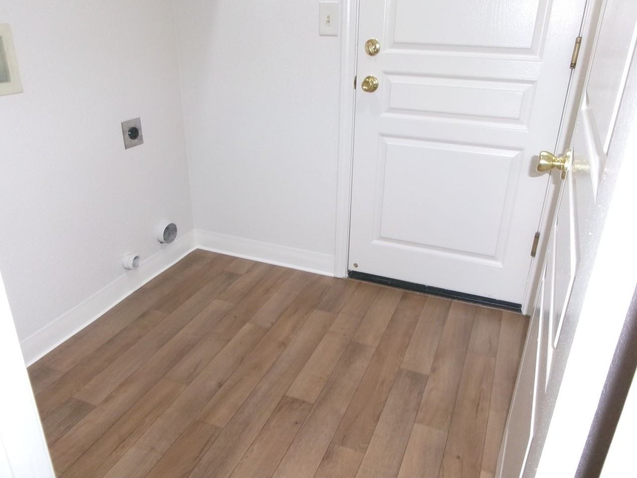 218 Idlewild Dr - Photo 7 of 14