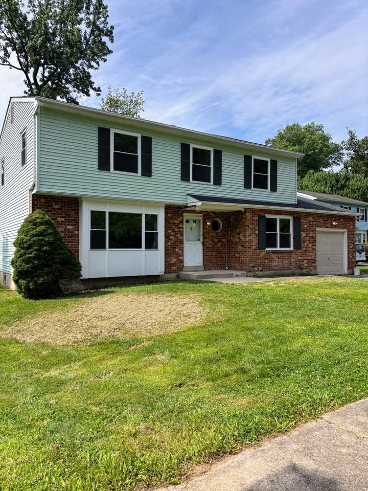 5 Firethorn Ct - Photo 2 of 12