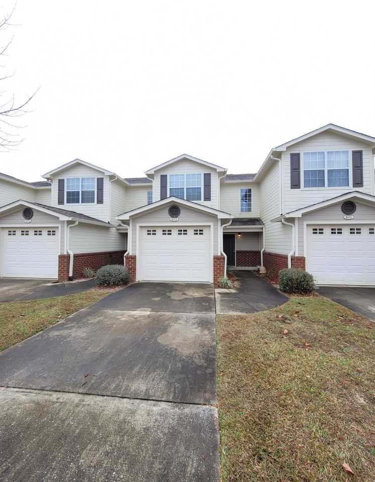 803 Majestic Dr - Photo 4 of 30