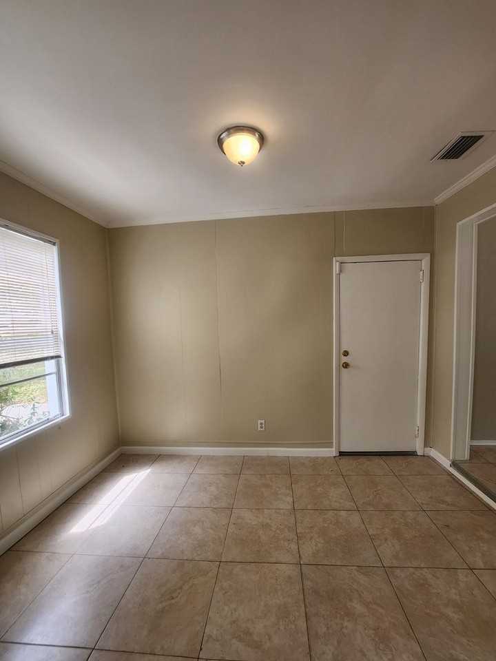 1 Keys Ct - Photo 7 of 15