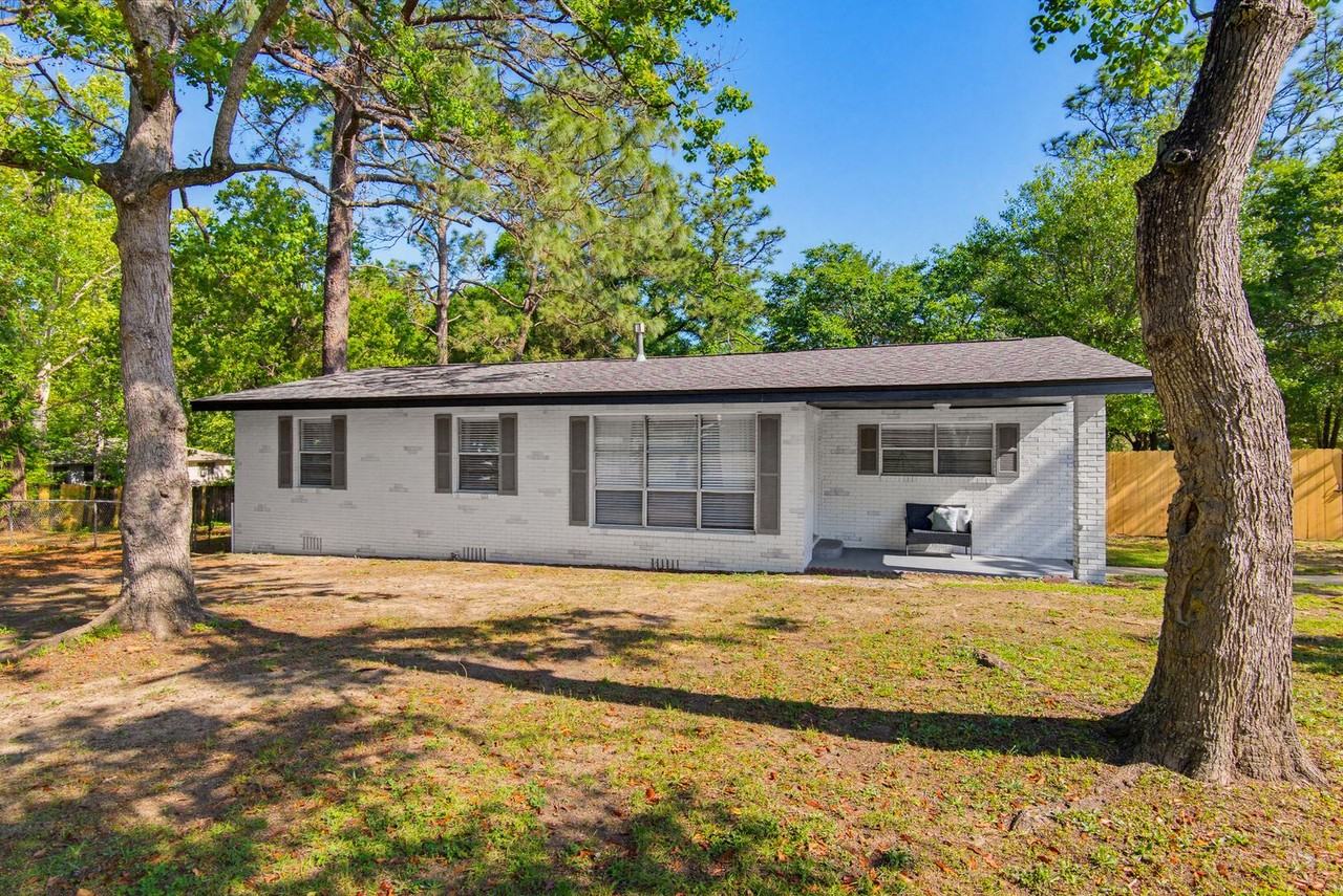1095 Texas Pkwy - Photo 6 of 50