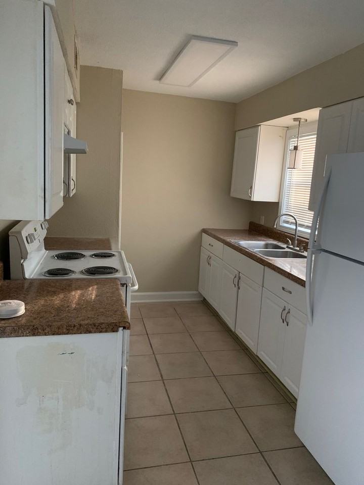 6139 Syrcle Ave - Photo 6 of 17