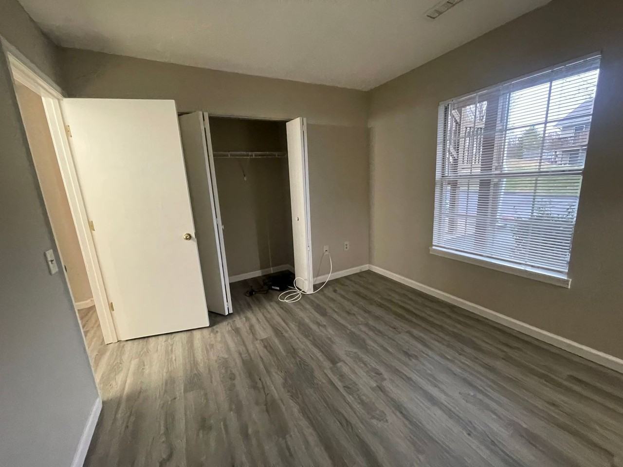 30 Fall Creek Dr #2 - Photo 4 of 6