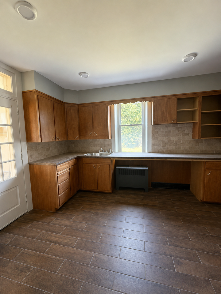 439 W High St - Photo 7 of 13