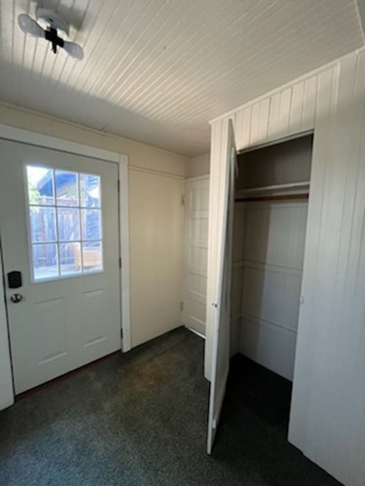 1051 1/2 Buchon St - Photo 4 of 11