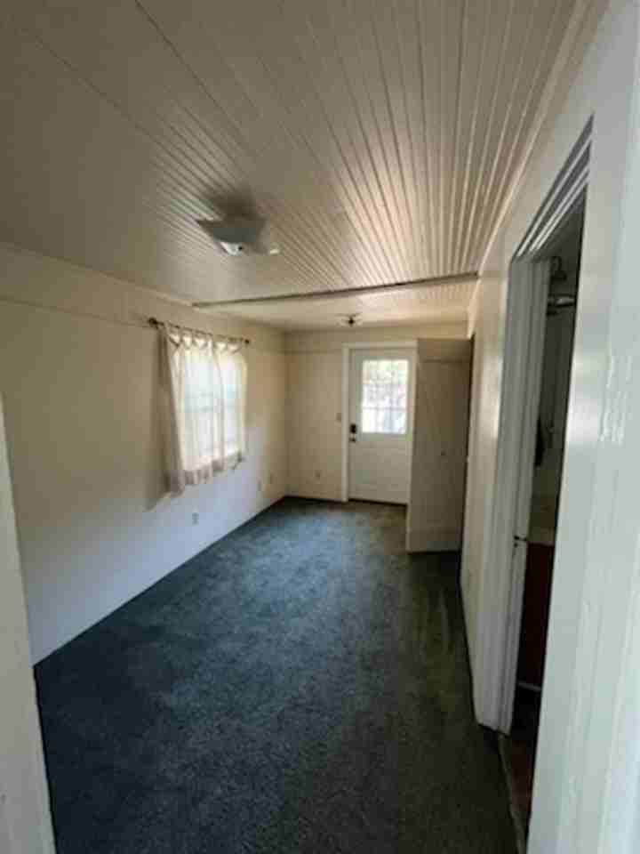1051 1/2 Buchon St - Photo 7 of 11