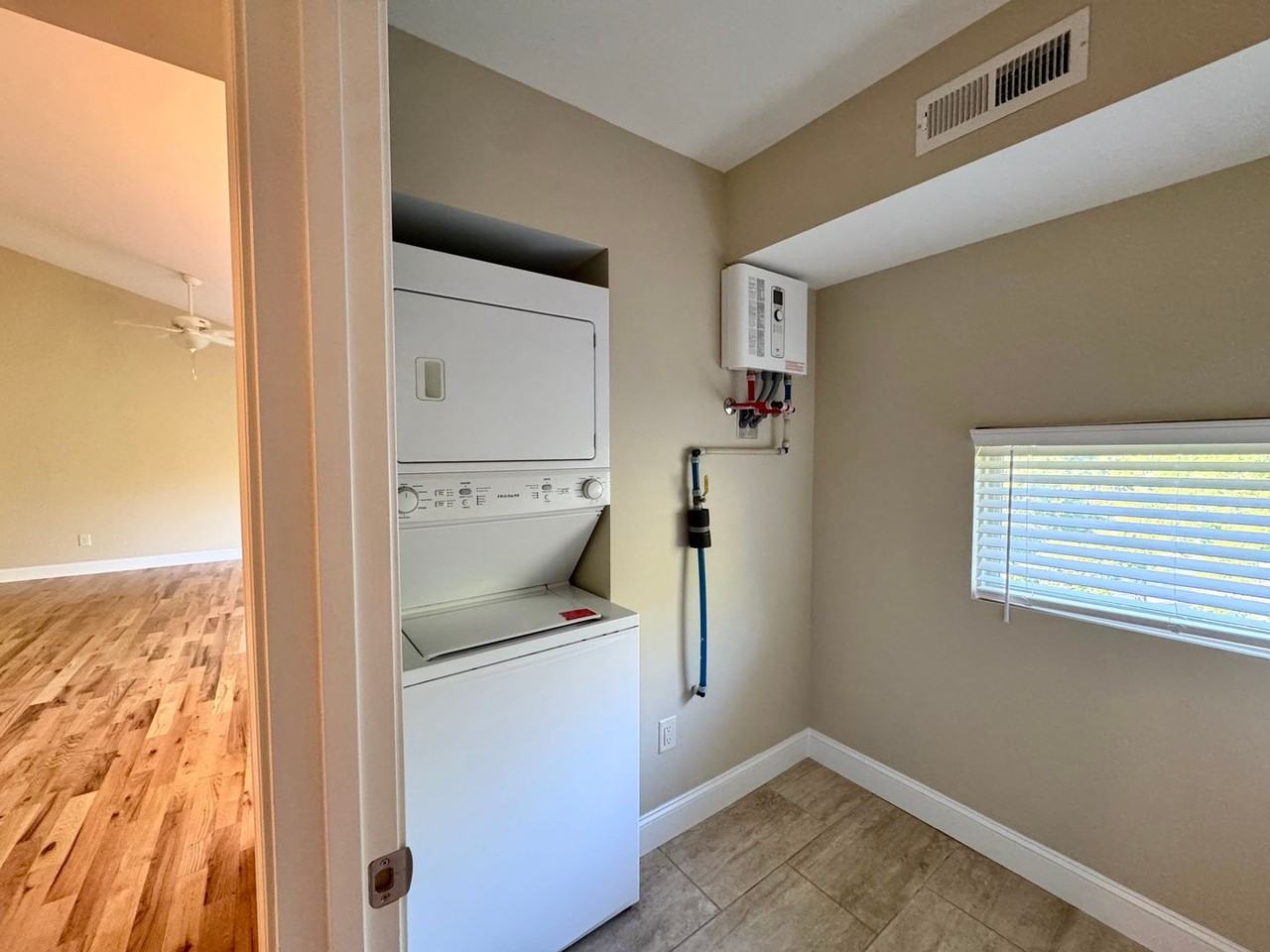 106 S Anderson St - Photo 7 of 14