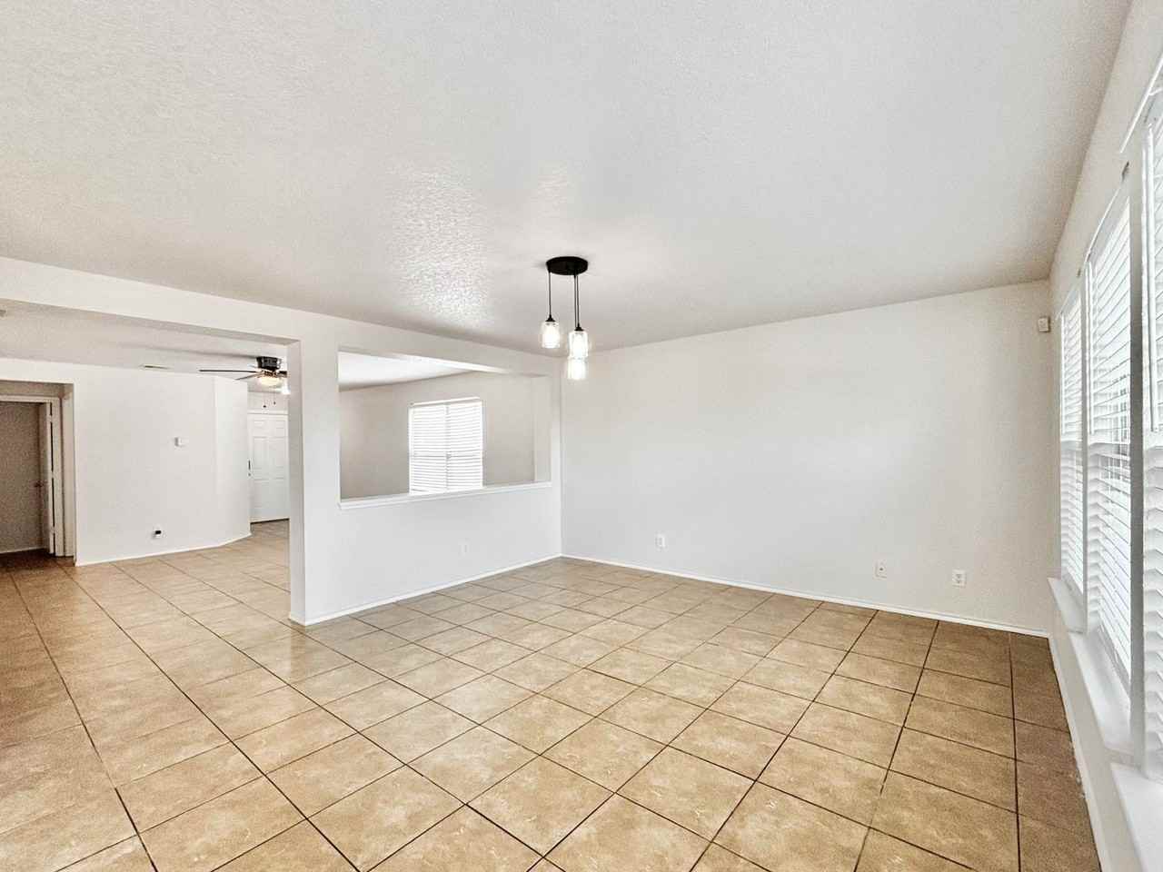 5559 Spring Walk - Photo 4 of 19
