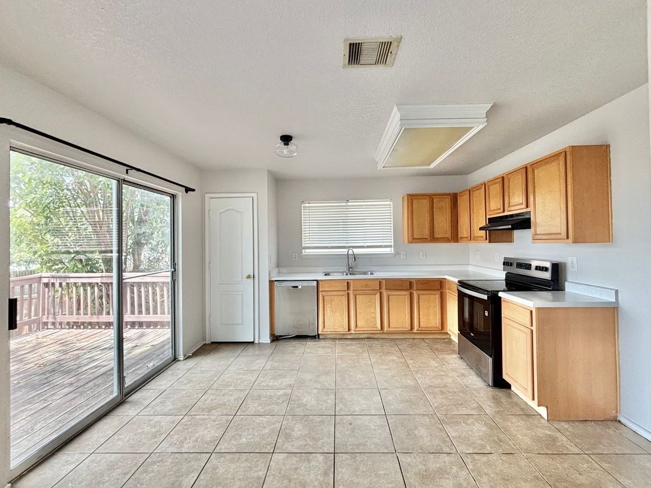 5559 Spring Walk - Photo 5 of 19