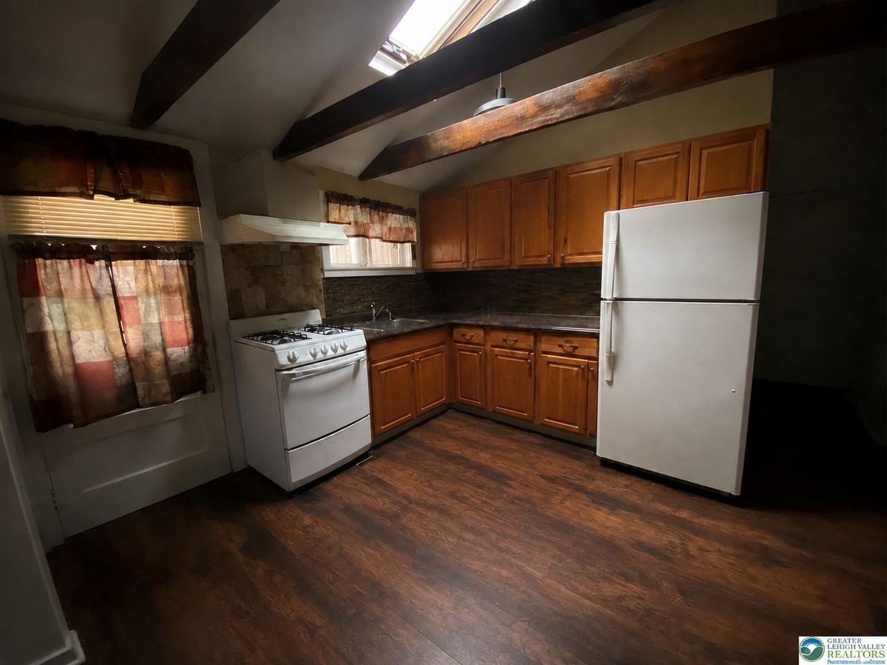 937 W Turner St - Photo 4 of 9
