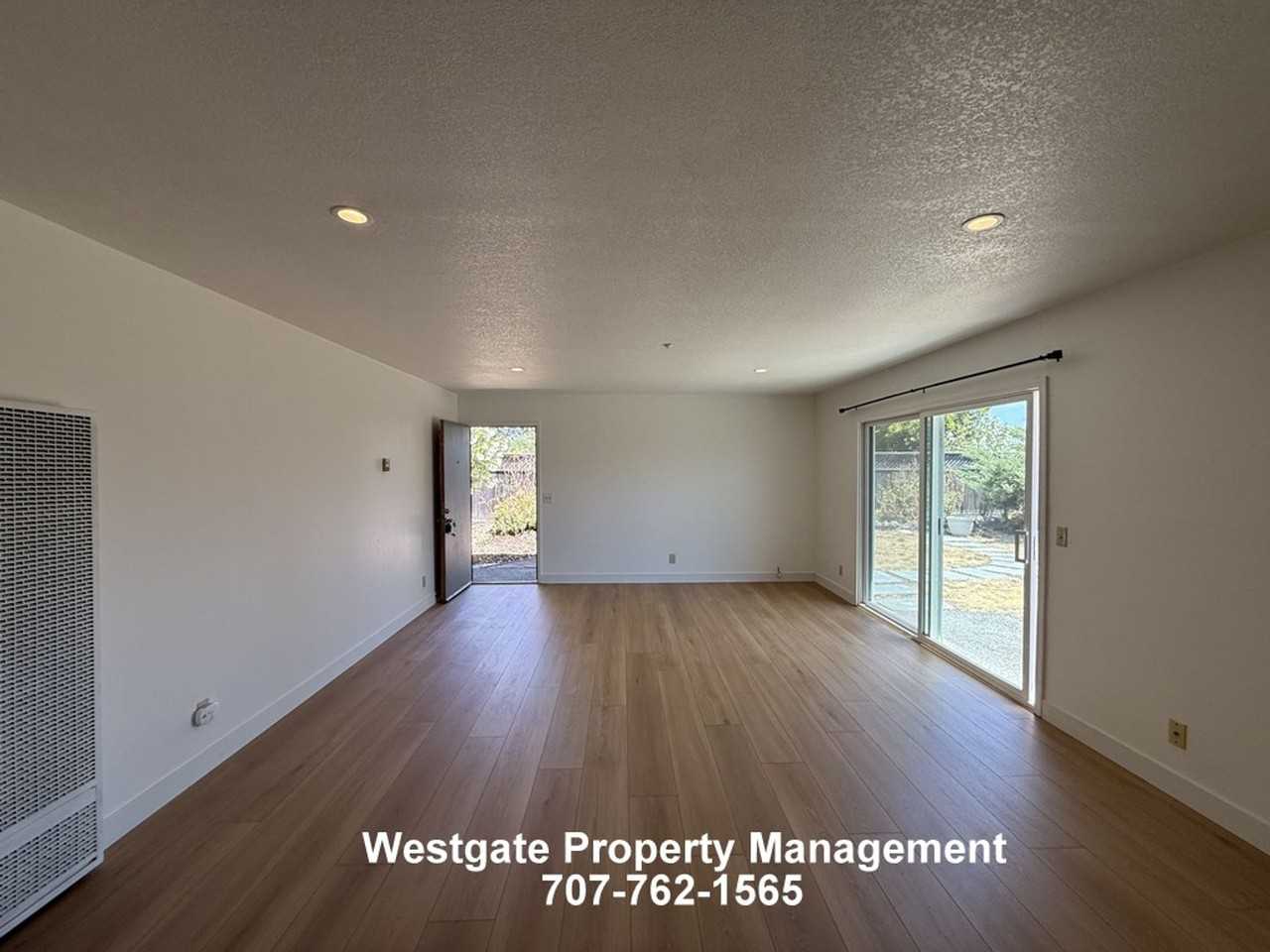 327 Bassett St #C - Photo 7 of 13