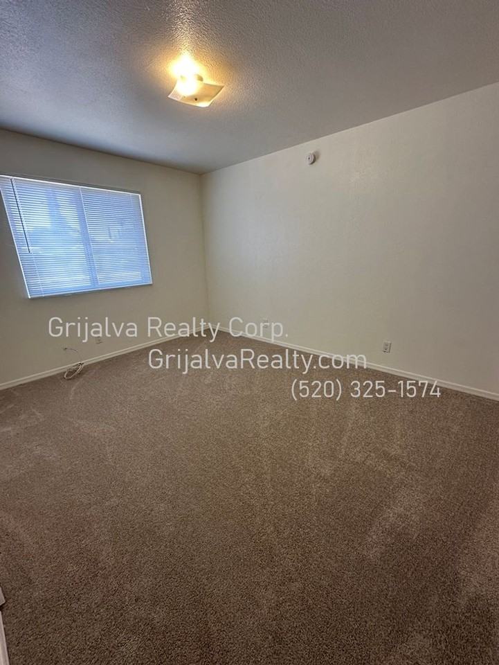 6850 E Lurlene Dr - Photo 4 of 11