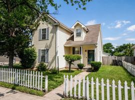 featured image of 1332 Grand Ave