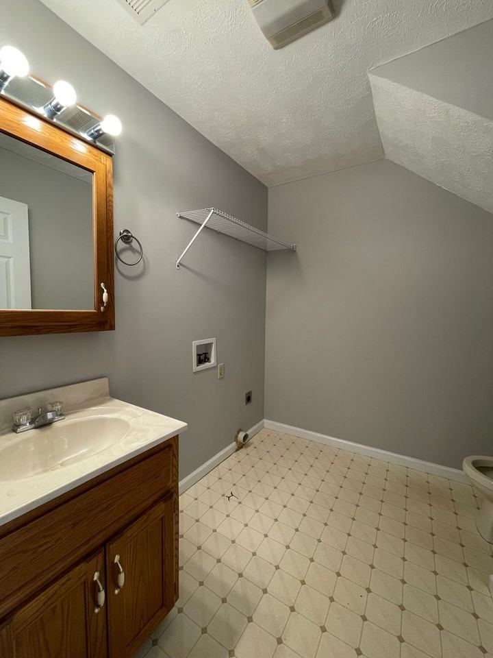117 Lester Drive - Photo 4 of 16