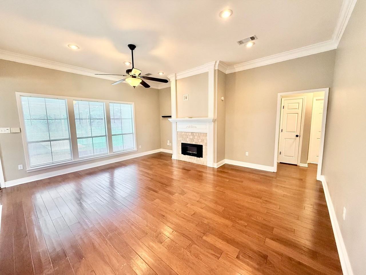 12483 Fairhope Way - Photo 3 of 35