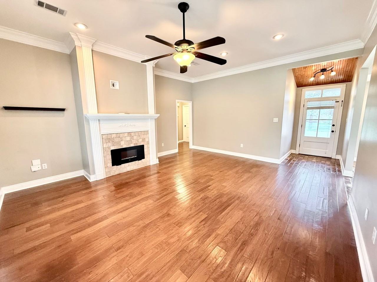 12483 Fairhope Way - Photo 4 of 35