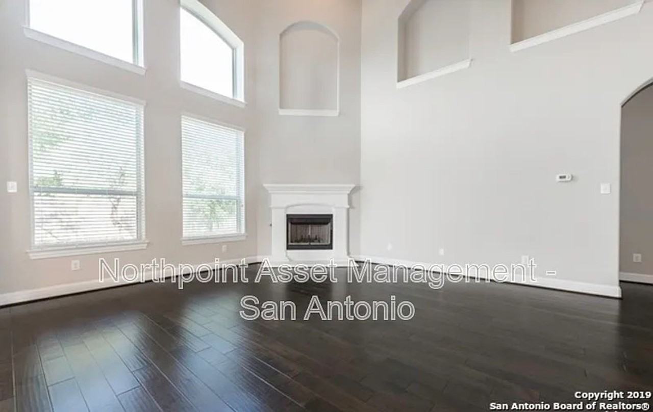 13706 Meadowick Dr - Photo 4 of 21