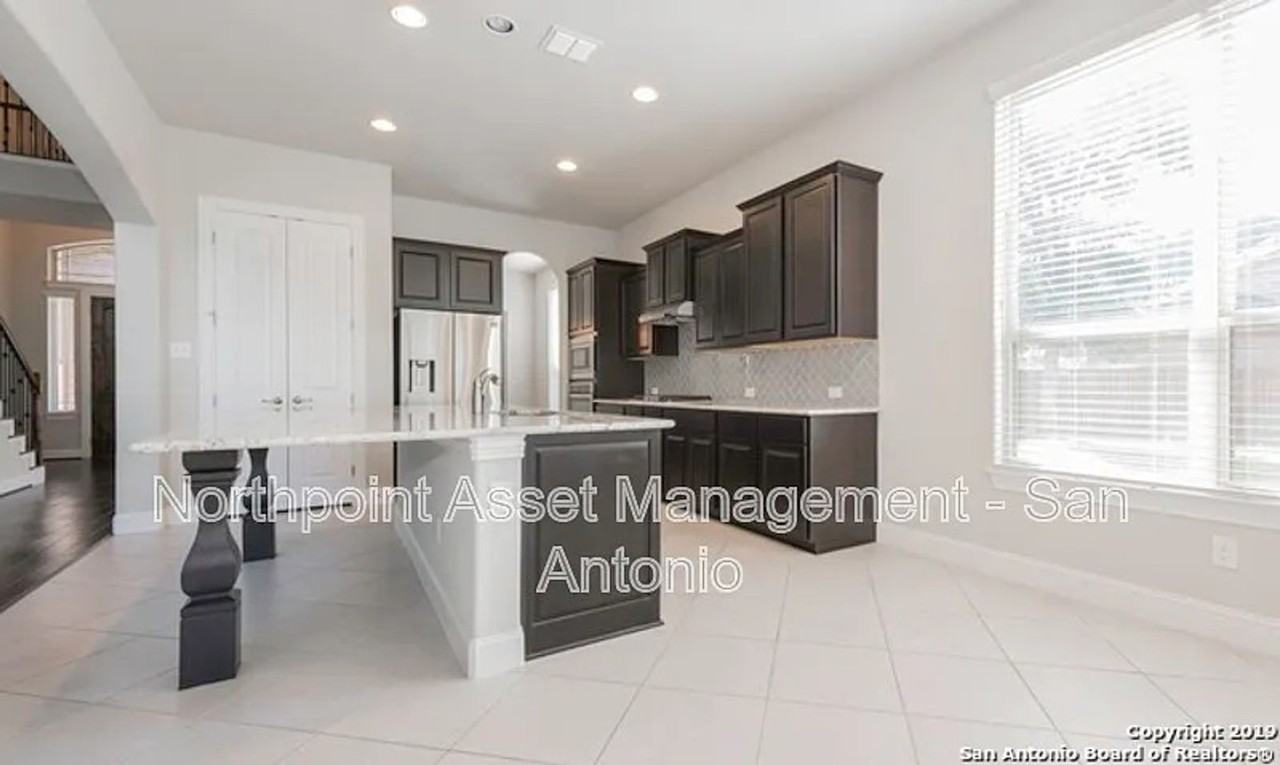 13706 Meadowick Dr - Photo 6 of 21