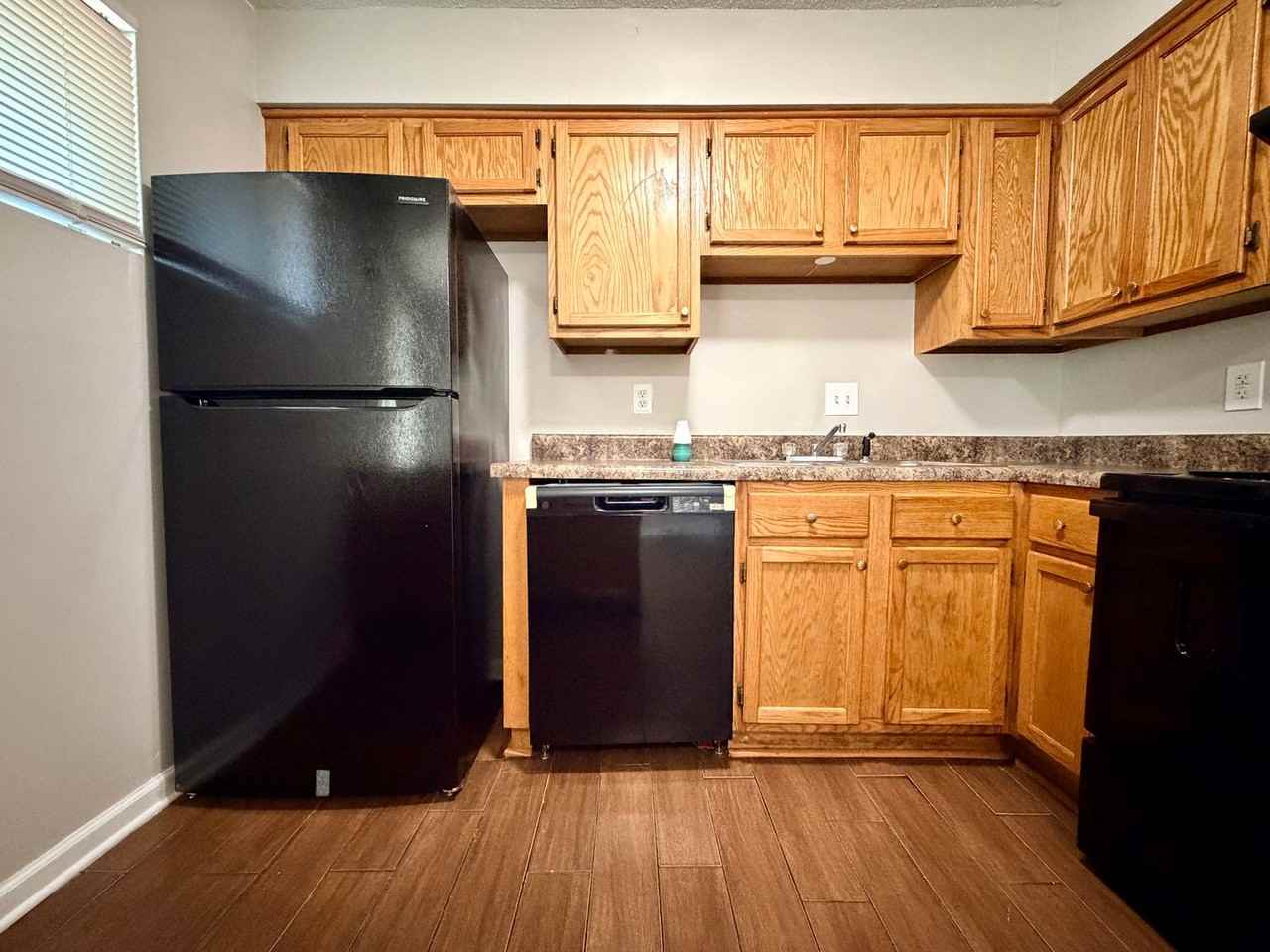 684 Hobbs Dr - Photo 5 of 10