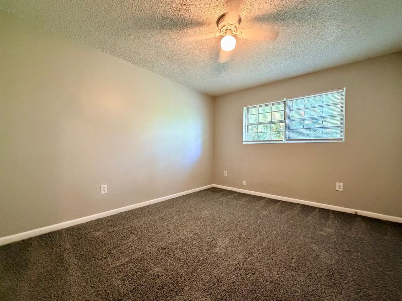 684 Hobbs Dr - Photo 7 of 10