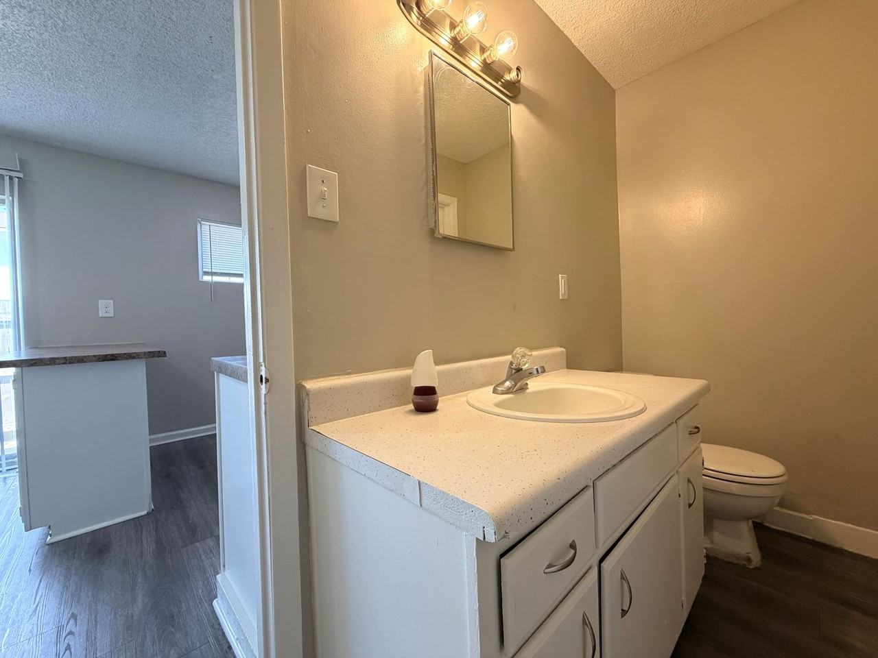 3450 Spottswood Ave - Photo 7 of 11