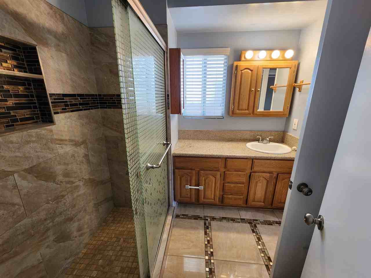 14020 Faust Ave - Photo 5 of 26