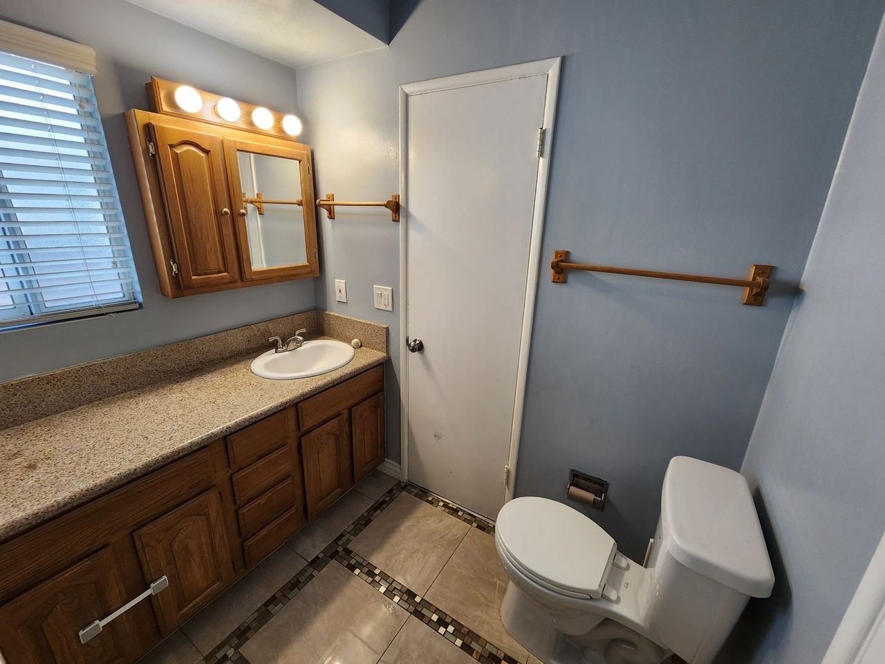 14020 Faust Ave - Photo 7 of 26