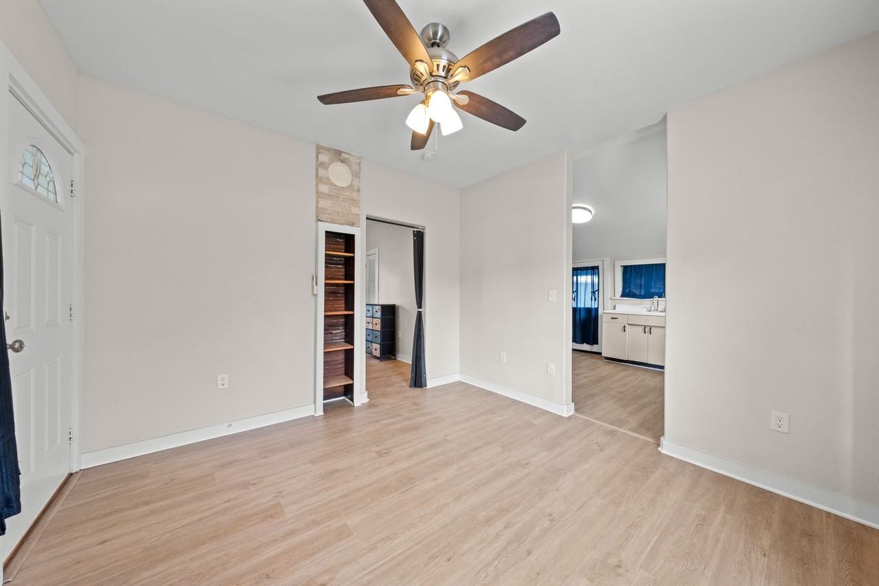 708 Michigan Ave - Photo 3 of 15