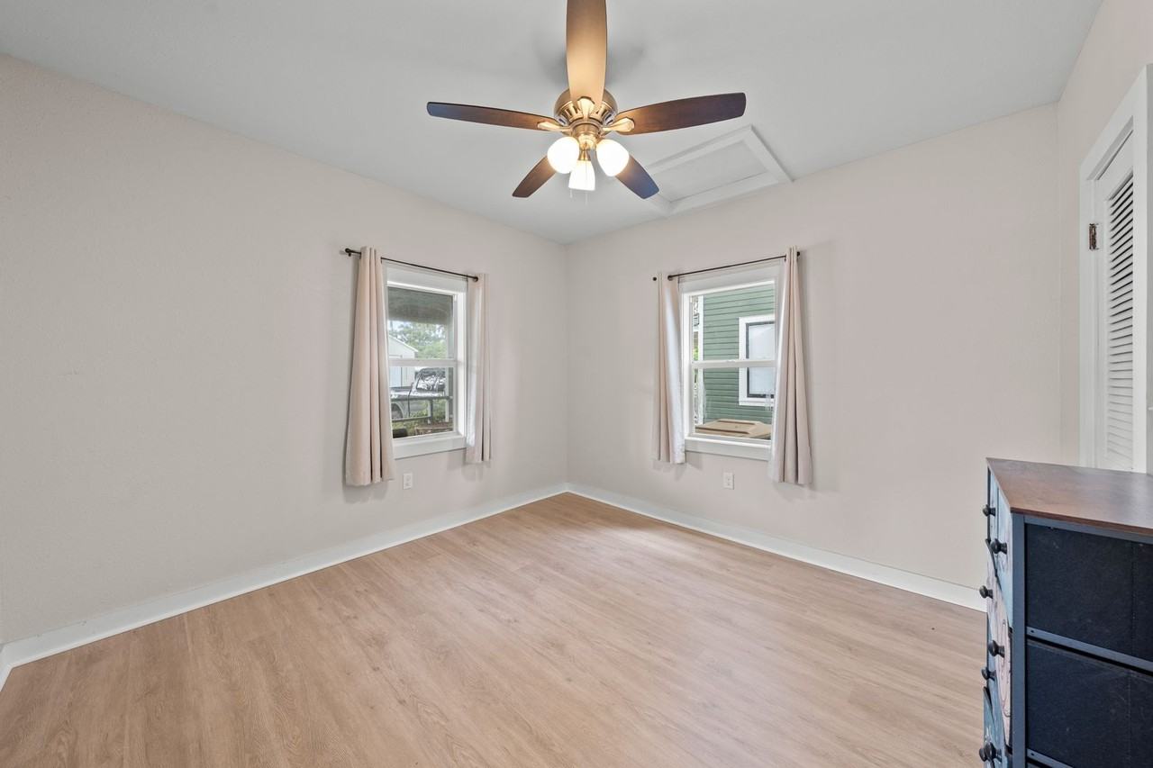 708 Michigan Ave - Photo 4 of 15