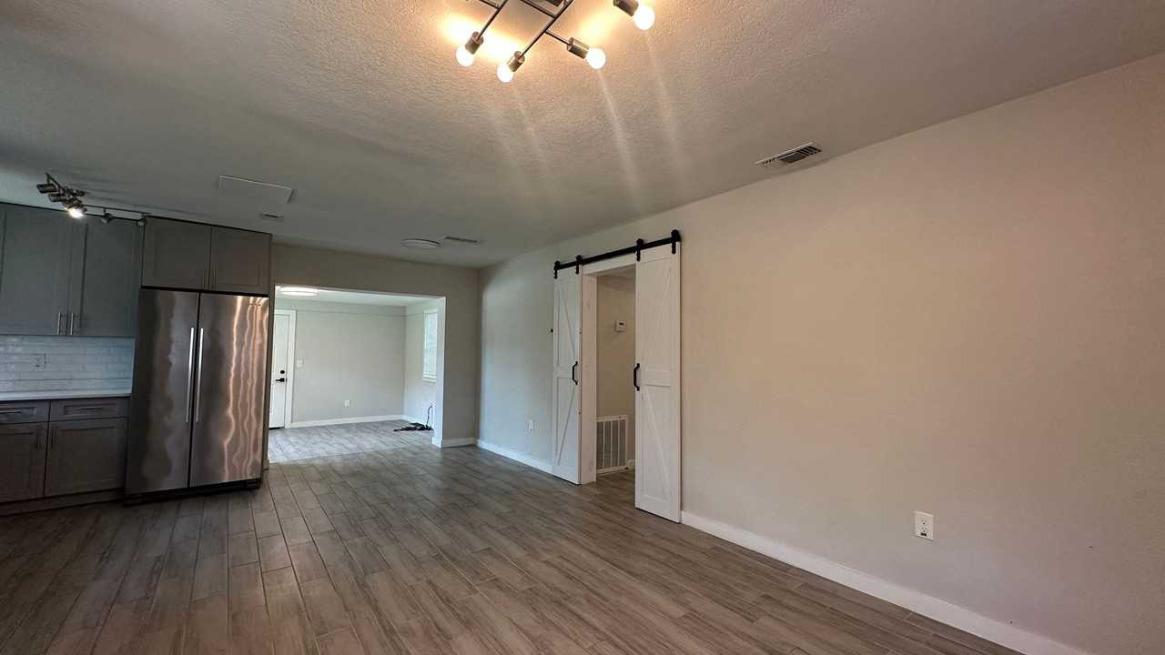 517 San Juan Blvd - Photo 2 of 21