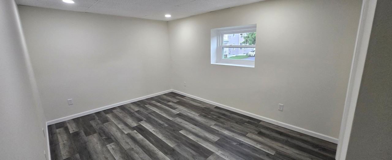 300 W Frack - Photo 5 of 11