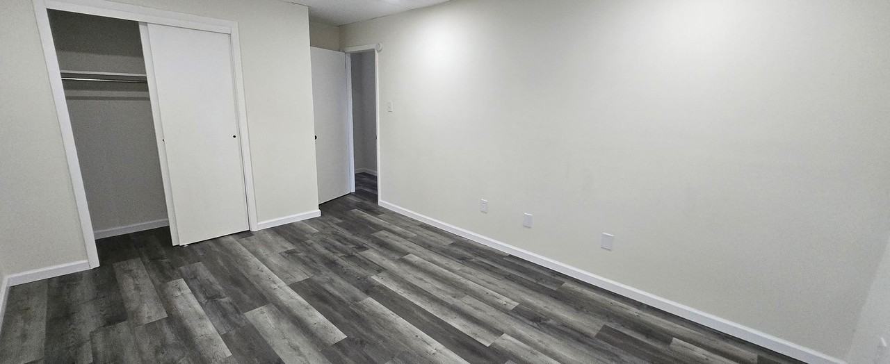 300 W Frack - Photo 6 of 11