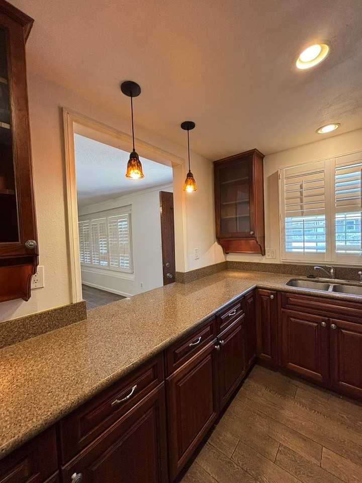 4122 Aragon Dr - Photo 3 of 28