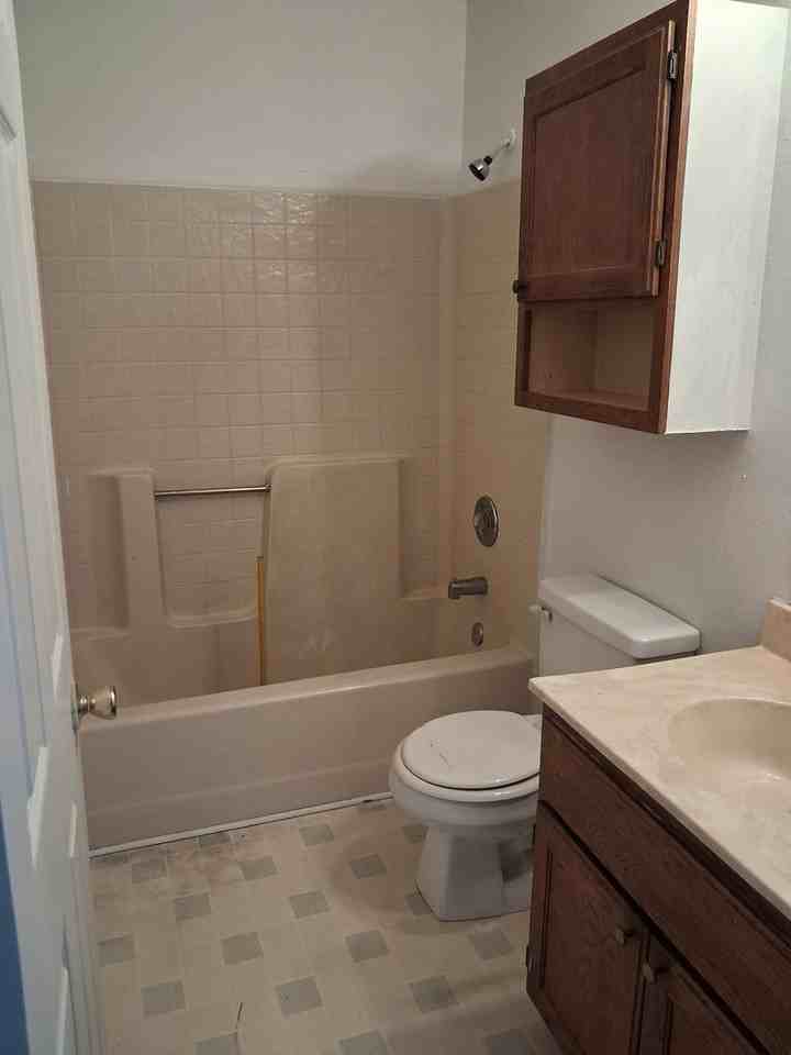 1006 N Elm St - Photo 6 of 6