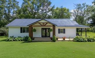 featured image of 1890 Nisbet Lake Rd