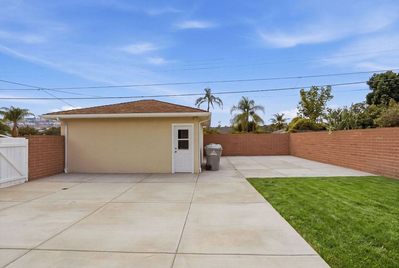 6593 Delfern St - Photo 2 of 24