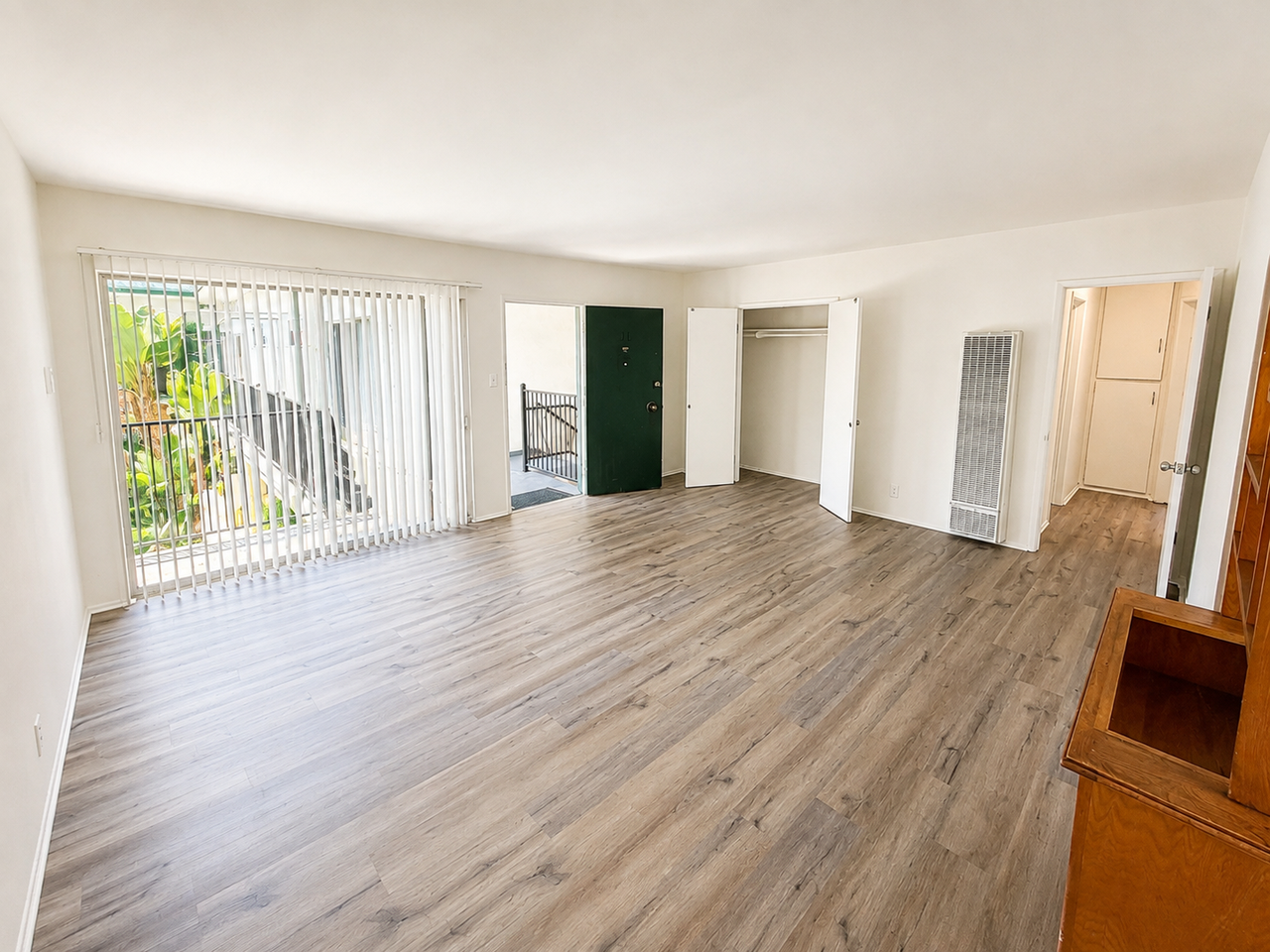 Camarillo 10250 - Photo 2 of 13