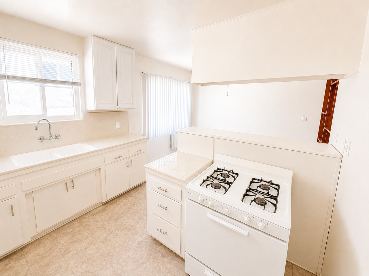 Camarillo 10250 - Photo 5 of 13
