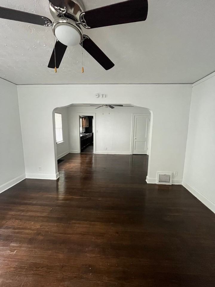 308 N Johnston Ave - Photo 3 of 10